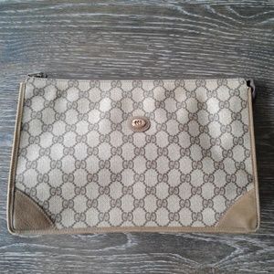 Authentic vintage gucci clutch excellent condition